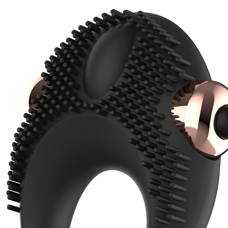 Close-up of the WOMANVIBE Anel Vibrador de Silicone Thor, highlighting its ergonomic design and smooth texture.